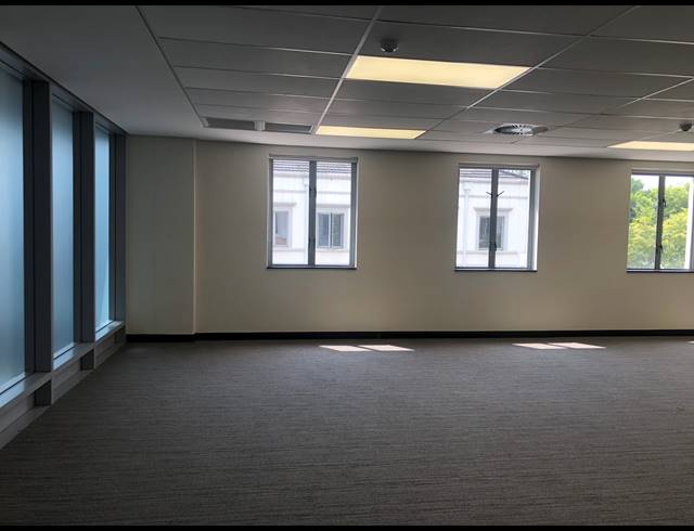 217M² OFFICE TO LET IN SANDHURST